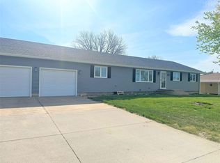 818 Brown St, Alma, NE 68920