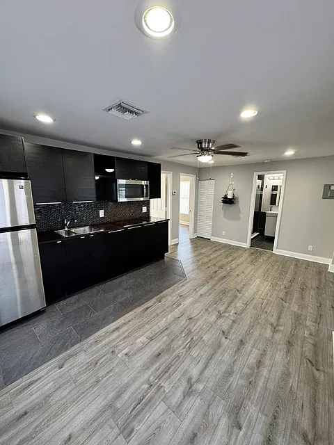 726 Bradley St #TOP