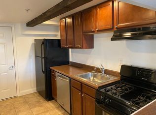 211 W State St APT 8, Johnstown, NY 12095