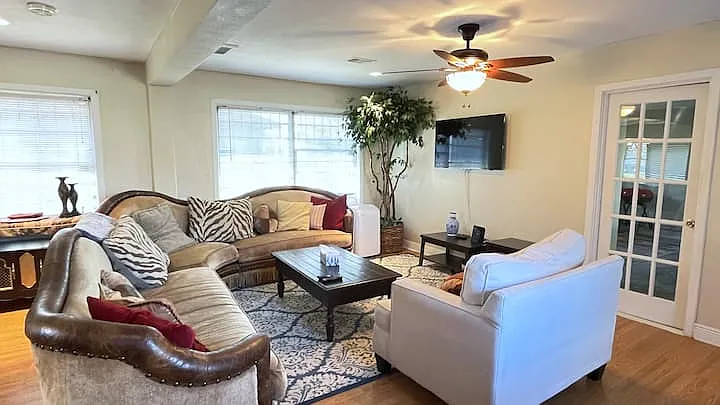 7951 Pecan Villas Dr — Photo 15