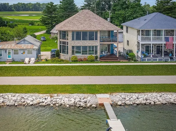 12978 W Bank Dr NE, Millersport, OH 43046