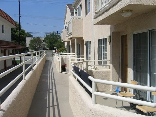 1st image of 12948 Moorpark St APT 8