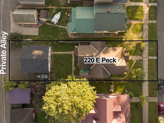 2nd image of 220 E Peck St