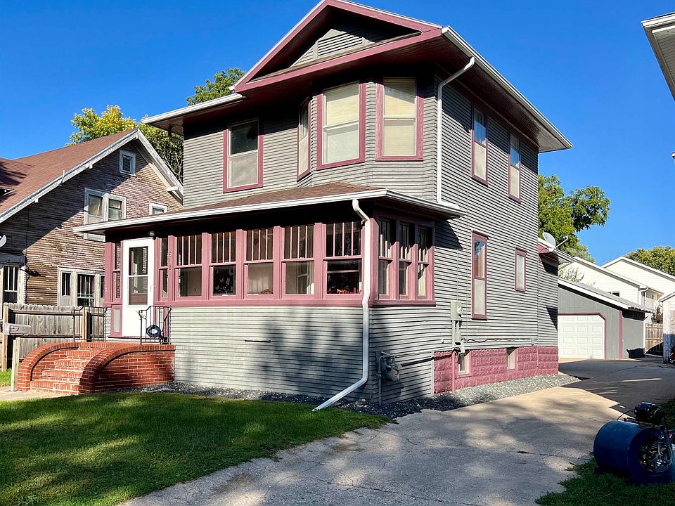 1st image of 612 N 8th St
