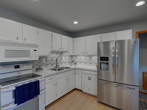 4th image of 420 W Lincoln Dr
