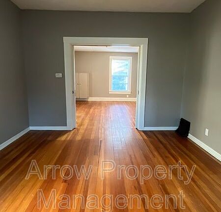 4th image of 1312 Peach St