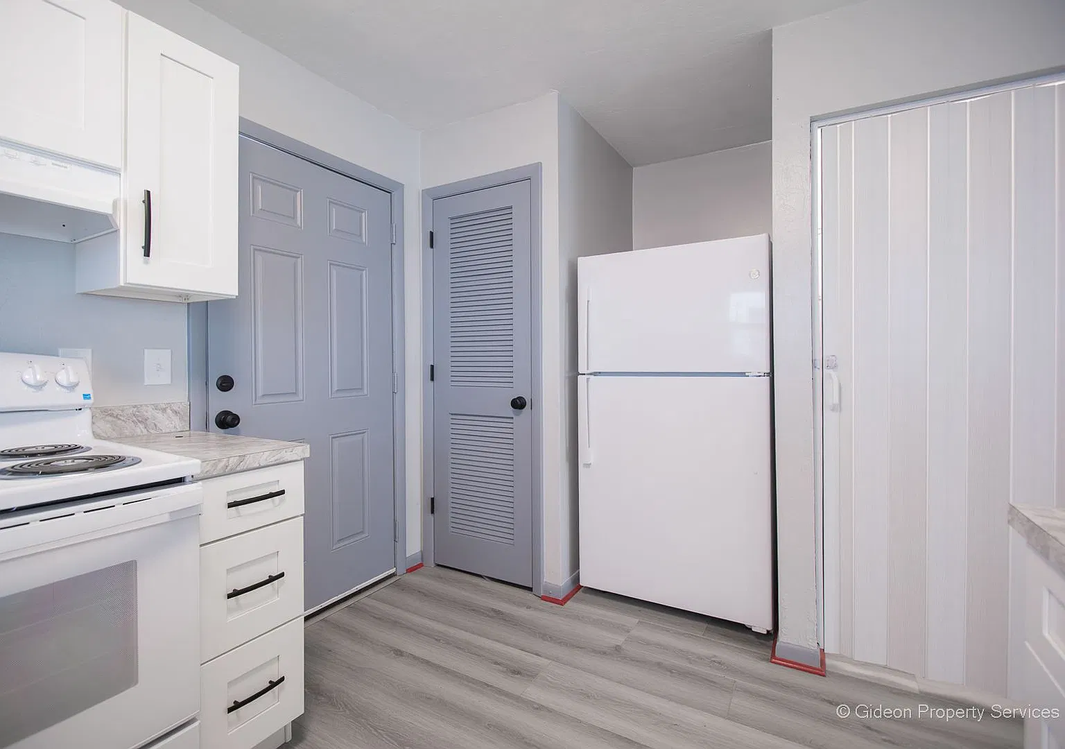 Beautiful Fully Renovated 2/1.5 in Phoenix - 2612A — Photo 1
