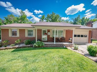 141 Valley View Dr, Huntington, WV 25704