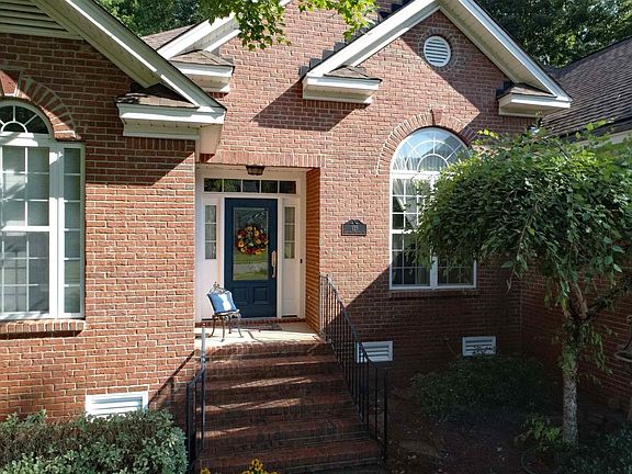 2nd image of 123 Chestnut Woods Ln