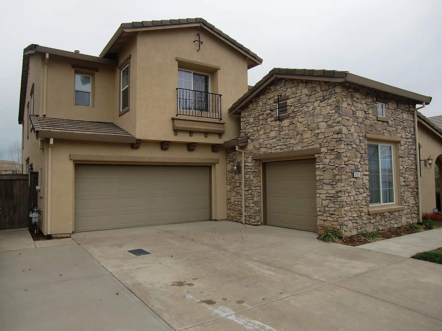 6101 Edgehill Dr photo 1