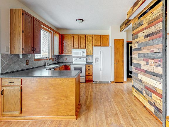 3rd image of 2547 Sunny Creek St SE