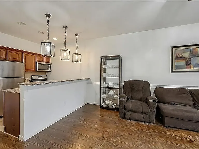 364 Evergreen Ave #1 — Photo 7