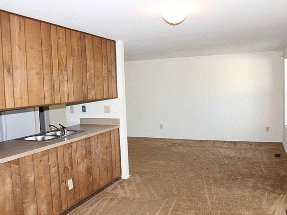 3rd image of 5845 Troy Villa Blvd