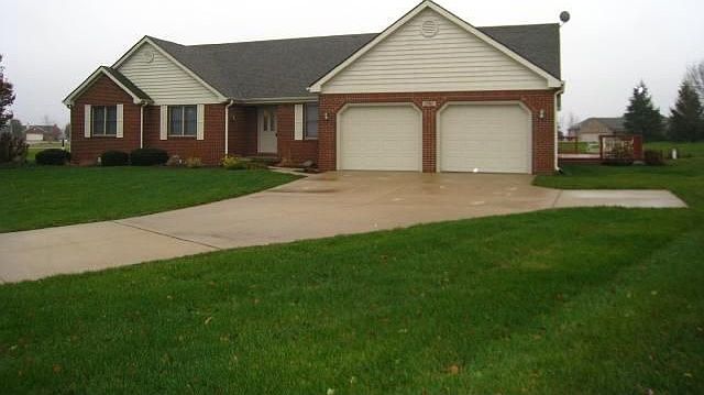 1st image of 1707 E Garnett Dr