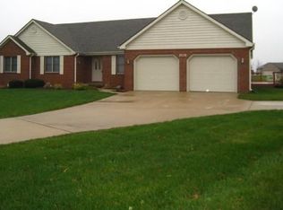 1707 E Garnett Dr, Frankfort, IN 46041