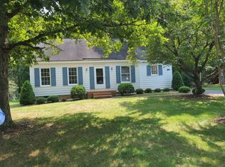9725 Fireside Dr, Glen Allen, VA 23060