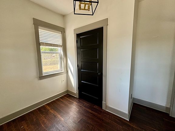 3rd image of 2432 River Ave
