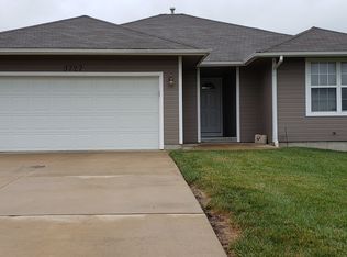 3727 NW Cherry Creek Dr, Topeka, KS 66618