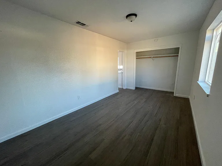7666 Sutter Ave — Photo 5