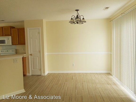 5th image of 310 Warwick Landing Pkwy