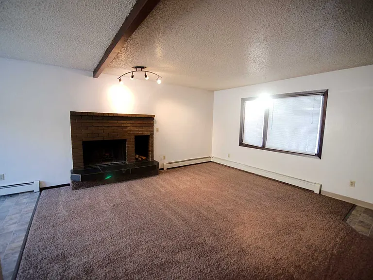 8540 Golden St — Photo 2
