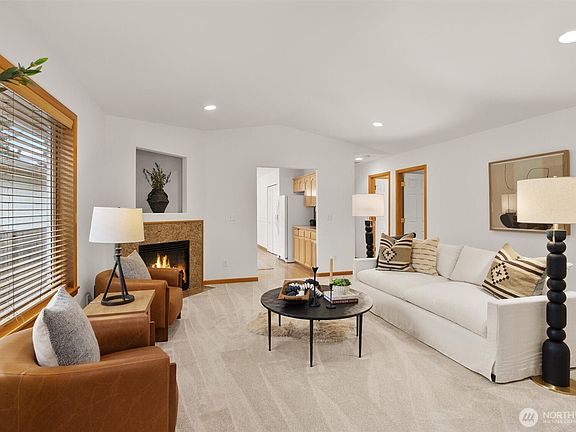 5th image of 6032 52nd Avenue NE