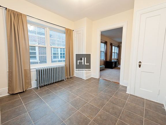 3rd image of 2166 24th St