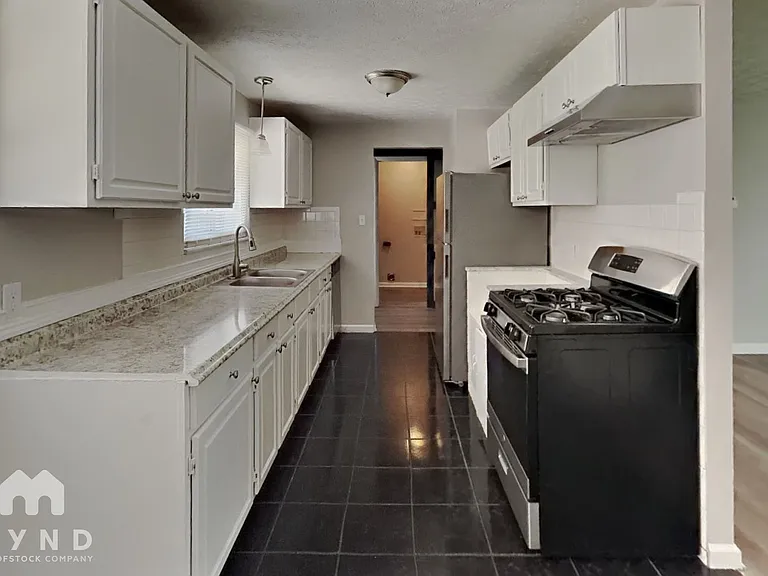 1739 Pickering Dr — Photo 7