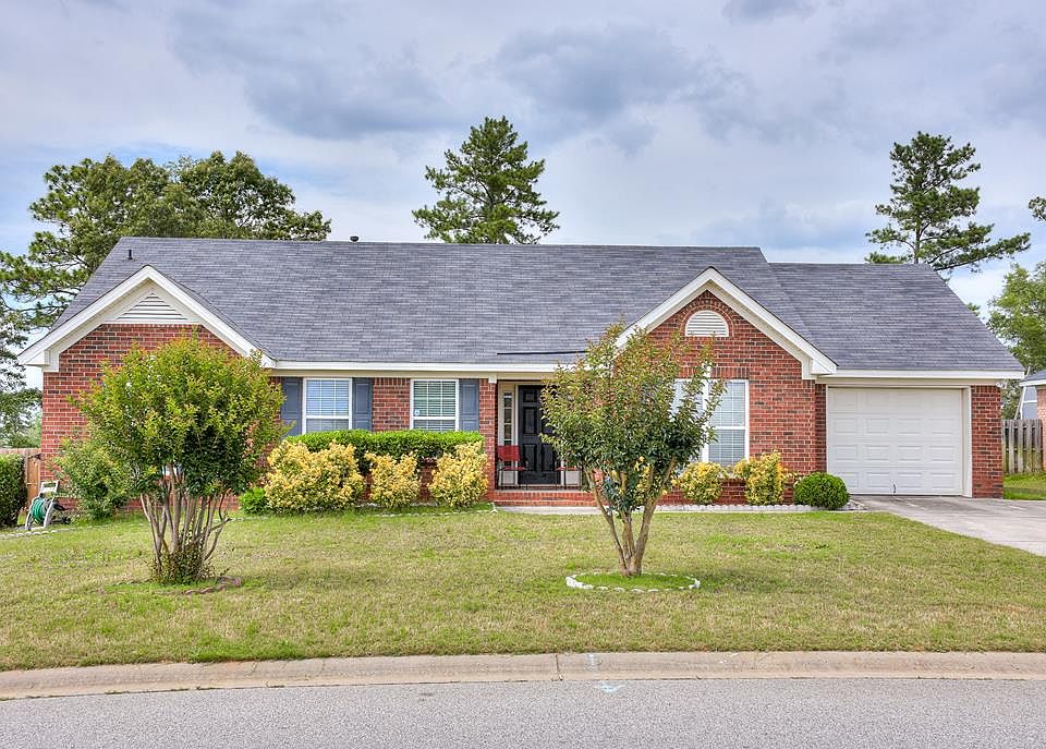 1st image of 3821 Oxford Dr