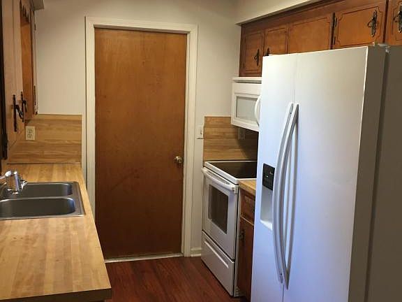 5th image of 273 Pearwood Cir W