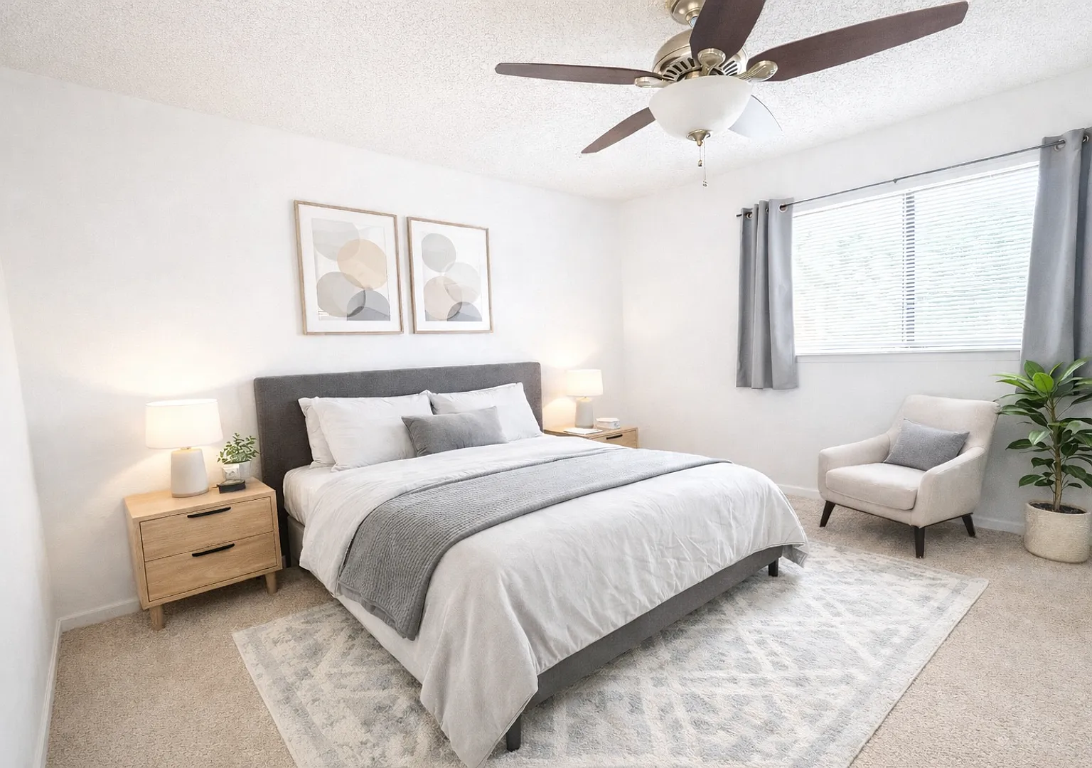True 1 Bedroom Overlooking Doak Campbell — Photo 2