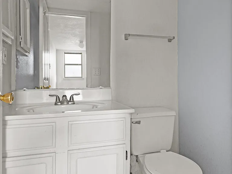 7481 Umbria Dr — Photo 21