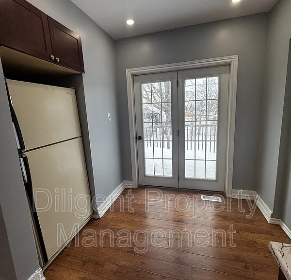 492 King George St #1 — Photo 2