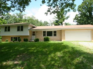 29724 Allentown Rd, Mackinaw, IL 61755