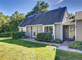 16 Lynn Cir, Bloomfield, CT 06002