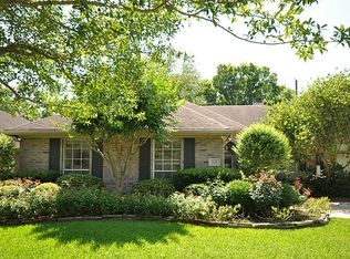 914 W Palmcrest Ct, Pearland, TX 77584