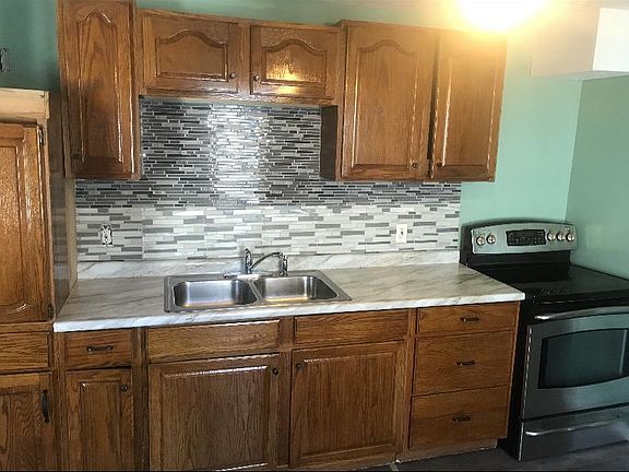 3rd image of 2130 W 81st St #2