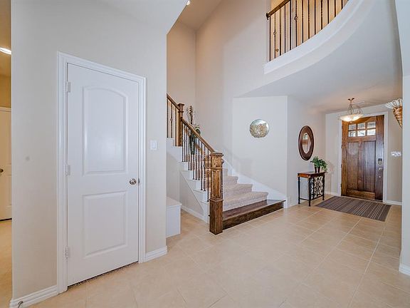 5th image of 301 Anna Ave