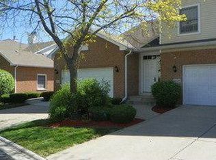 14625 Club Circle Dr, Oak Forest, IL 60452