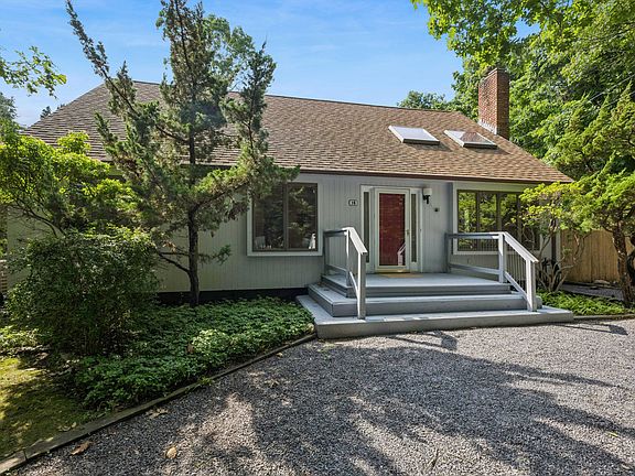 3rd image of 16 Argyle Ln
