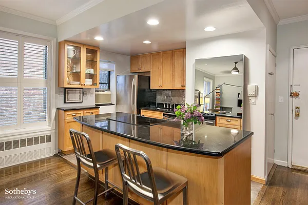 Sold by Sotheby's International Realty | media 11