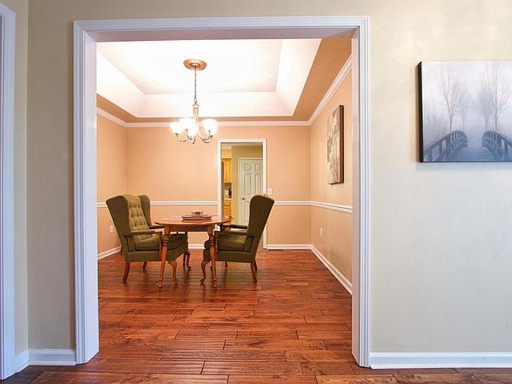 5th image of 145 Sapphire Ave