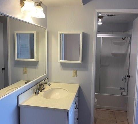 3rd image of 930 Peach Ave #930