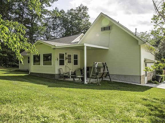 17 - Back porch 3 (1 of 1).jpg