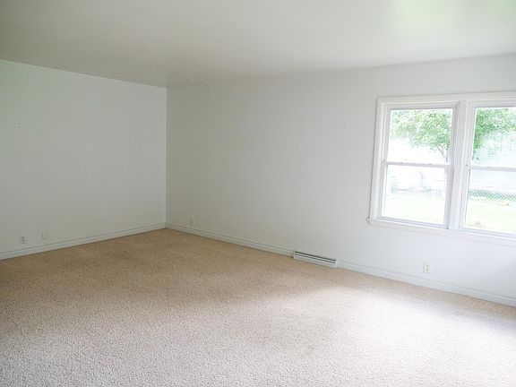3rd image of 4847 Bloom Ave APT 2