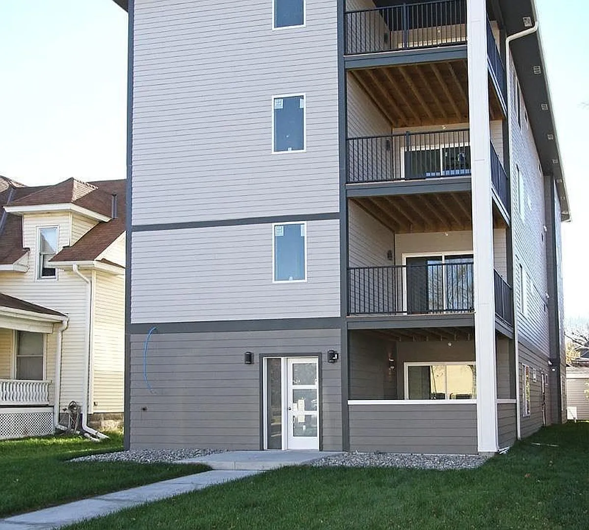 3 bed, 1730 sqft, $1,795 — Photo 1