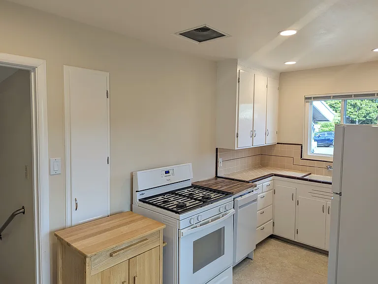 1025 Ranchito Ct — Photo 6
