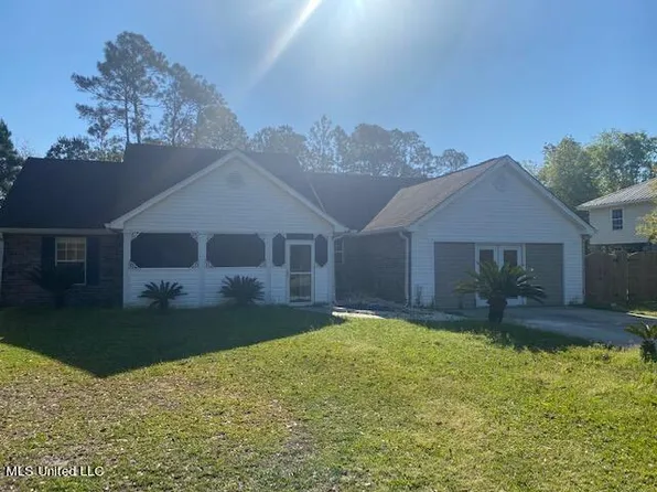 7104 Holly St, Bay Saint Louis, MS 39520