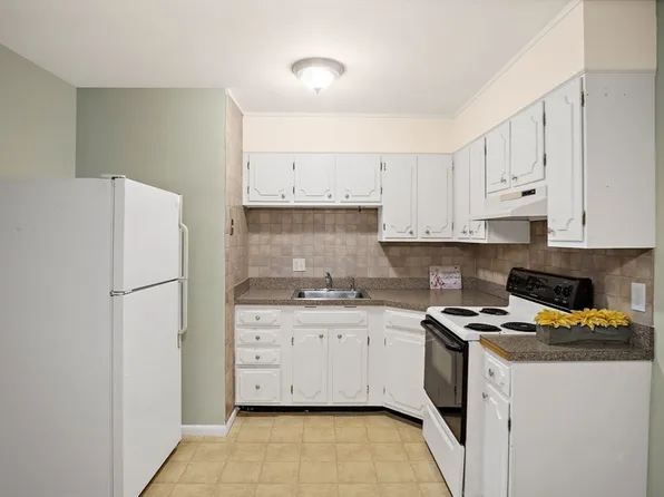 1185 Adams St APT 5, Dorchester, MA 02124