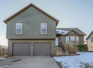 1220 SE Meridian Dr, Lees Summit, MO 64081